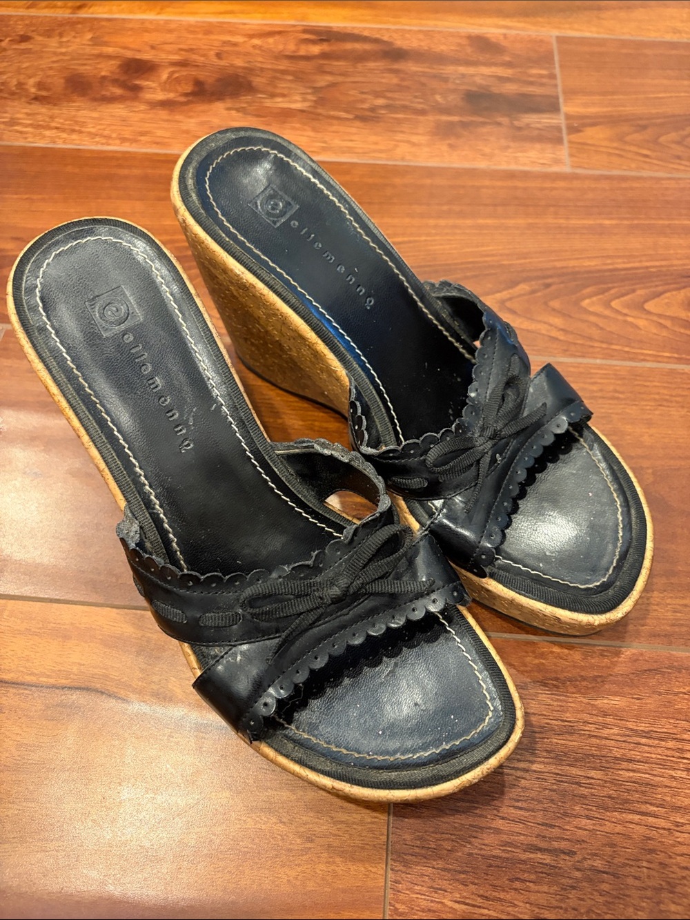ellemenno Black Knotted Scalloped Cork Wedge Slides - Picture 5 of 10